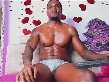 Stripchat Free Porn Cam of LOGAN_DRAKE
