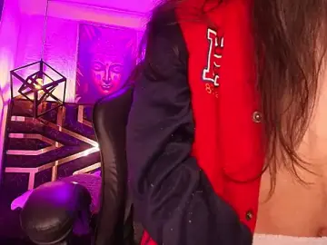 Stripchat Adult Webcams of Allyshon_