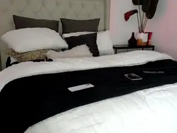 Stripchat Live Sex Cam of keelieuncensored