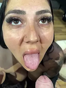 Stripchat Live Sex Cam of Evamendez02