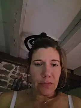 Stripchat Live Sex Cam of Lina_lou4