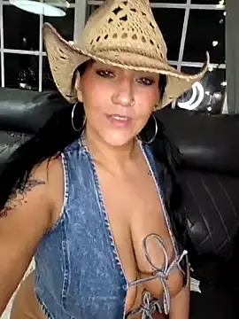 Stripchat Live Porn of LittleMissEeve