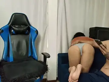 Stripchat Live Sex Cam of ema_abby