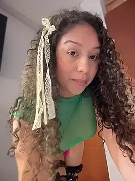 Stripchat Best Webcam of Shara_dreams
