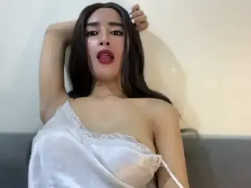 Stripchat Free Porn Cam of Lovable_with_bigsurprise