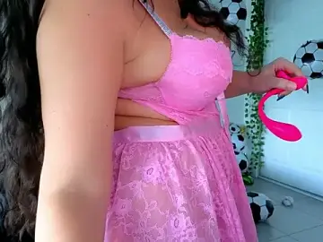 Stripchat Live Sex Cam of Sapphir3xoxo