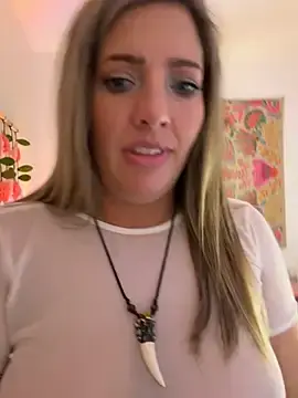 Stripchat Free Porn Cam of hollyharmd