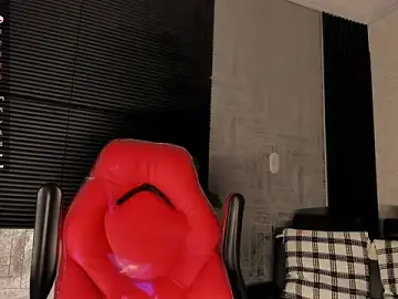 Stripchat Live Sex Cam of DannSmmith