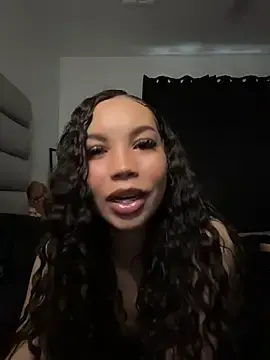 Stripchat Sex Cam of nikkiloveee