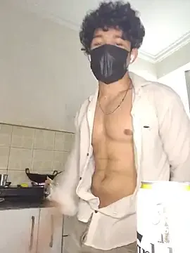 Stripchat Live Sex Cam of roxiii_