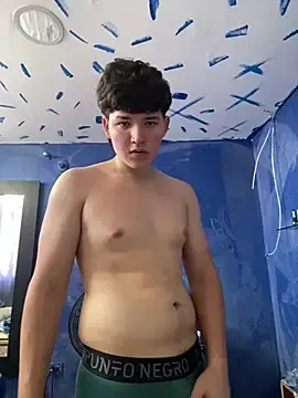 Stripchat Sex Cam of BigLatinGuy