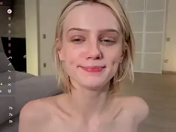 Stripchat Free Porn Cam of Evangel11