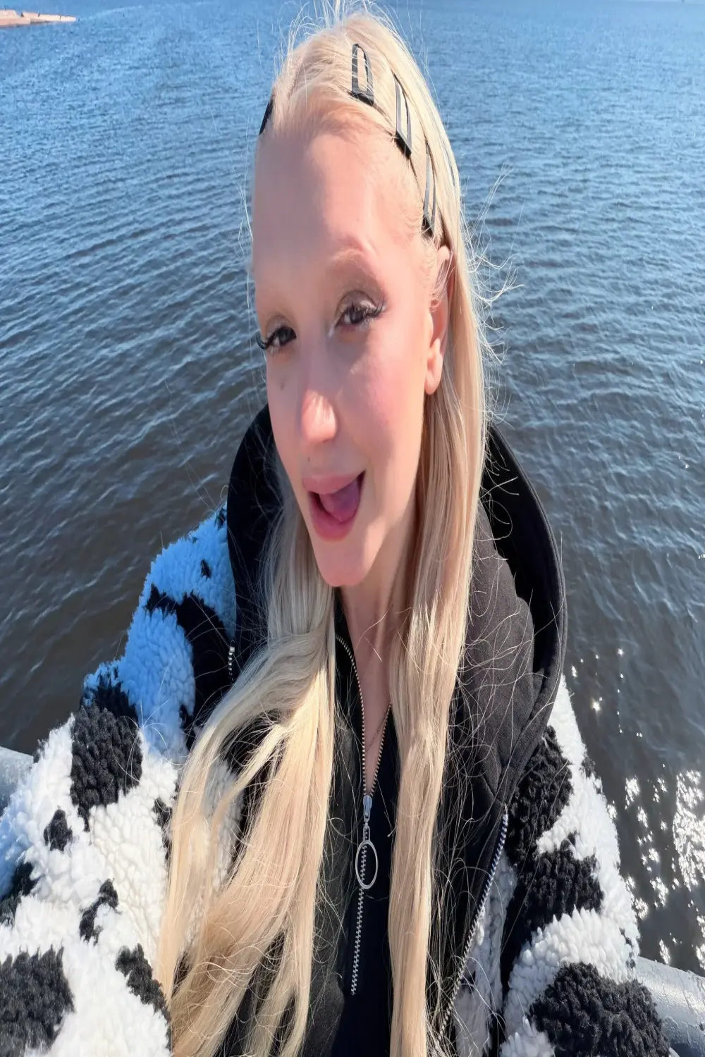 Elfi_InPublic