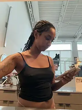 Stripchat Free Porn Cam of Your_Paris