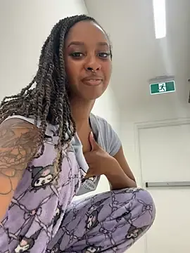 Stripchat Live Sex Cam of Your_Paris