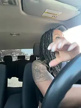 Stripchat Free Porn Cam of Your_Paris