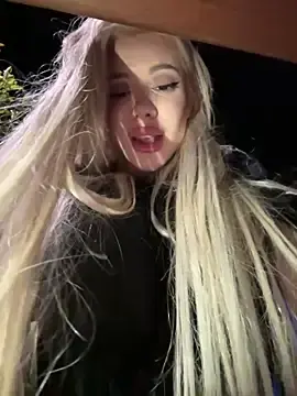 Stripchat Free Porn Cam of AlyssaFoxx_
