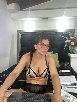 Stripchat Live Sex Cam of Arianna_Jones1