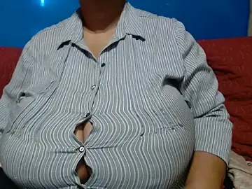 Stripchat Sex Cam of CUTEFIRMMELONSS
