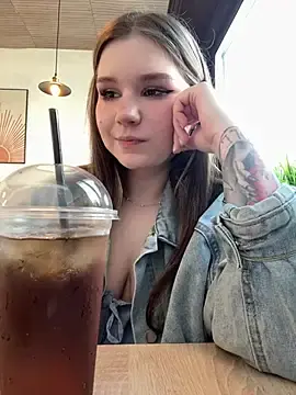 Stripchat Live Sex Cam of PumaShyXD