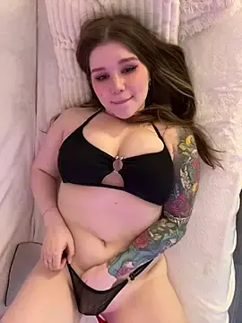 Stripchat Live Sex of PumaShyXD