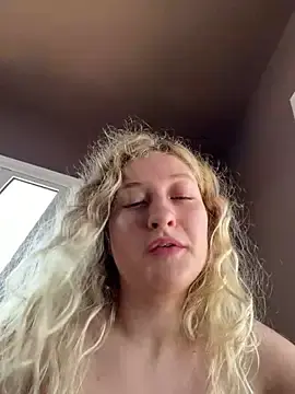 Stripchat Nude Webcam of MileySummer