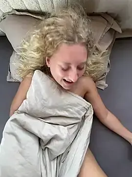 Stripchat Free Live Porn of MileySummer