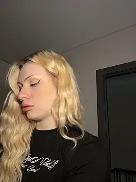 Stripchat Live Sex Cam of DayaFoxy