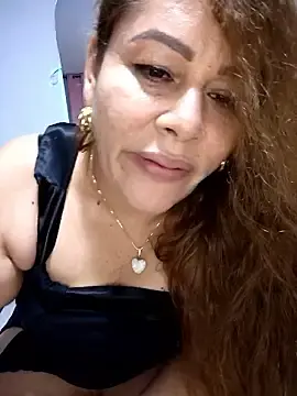 Stripchat Live Sex of SluttyMilf79