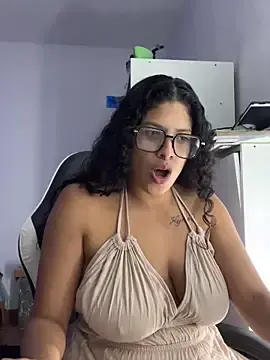 Stripchat Live Sex Cam of Shurabig