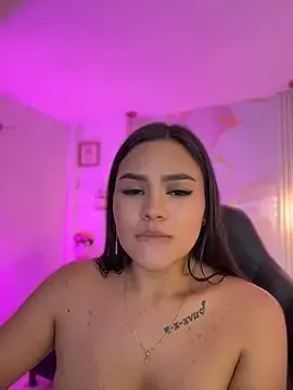 Stripchat Sex Cam of amber_white15