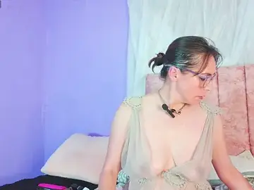 Stripchat Adult Webcam of Ava_Raye