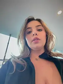 Stripchat Adult Webcams of Alirawrz