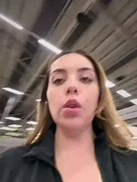 Stripchat Nude Webcam of Alirawrz