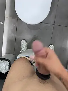 Stripchat Sex Cam of Turkishleo