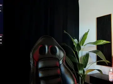 Stripchat Best live sex cam show of EmiliWilliams