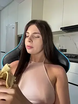 Stripchat Free Porn Cam of CurlyLara