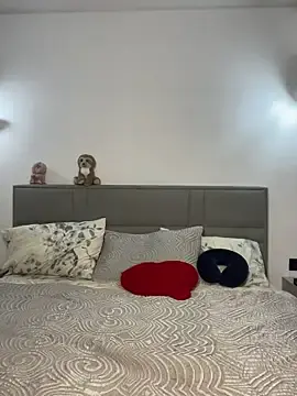 Stripchat Live Sex Cam of CurlyLara