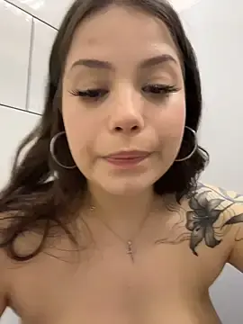 Stripchat Live Sex Cam of Chloe__Moon