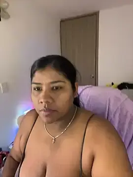 Stripchat Live Sex of paola091