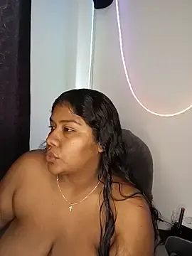 Stripchat Nude Webcam of paola091