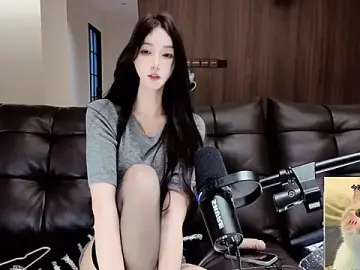 Stripchat Watch Live Sex Cams of -Aricia-