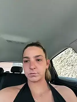 Stripchat Free Porn Cam of DoriDelux66