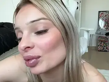 Stripchat Free Live Porn of HannaXLove