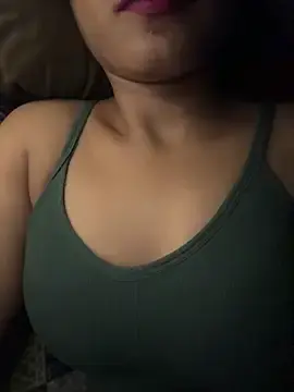 Stripchat Sex Cam of Isha_Bebo