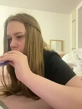 Stripchat Free Live Porn of Marylallka5