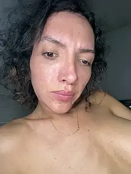 Stripchat Best Webcam of yuliethsanchez