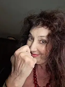 Stripchat Live Sex Cam of GypsyEsmeralda
