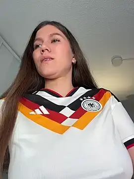 Stripchat Free Porn Cam of AmelieLaurent_