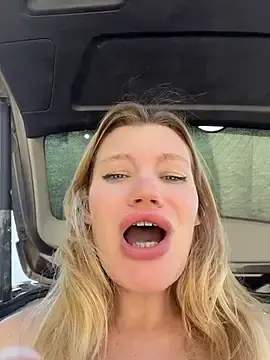 Stripchat Live Sex Cam of justmilaa